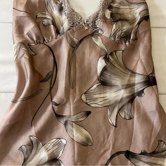 Floral Satin Top - Picture 1 of 5